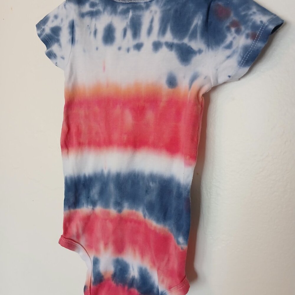 Tie Dye Red White Blue Stripe Baby Snap Crotch Body Suit July 4th 18 Months NWT - Picture 8 of 10